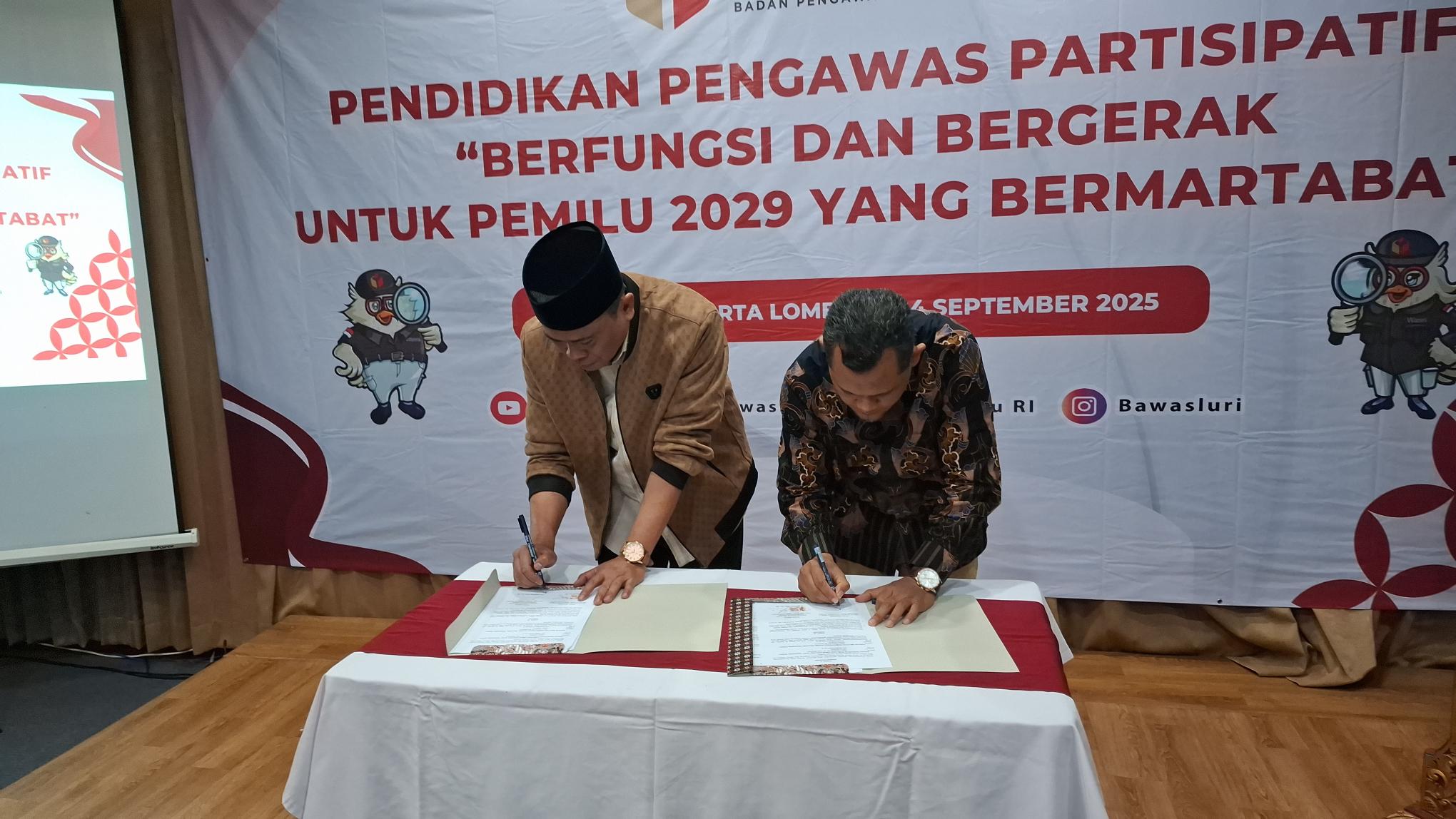Bawaslu NTB dan Kemenag NTB Teken MoU, Perkuat Pengawasan Partisipatif Pemilu