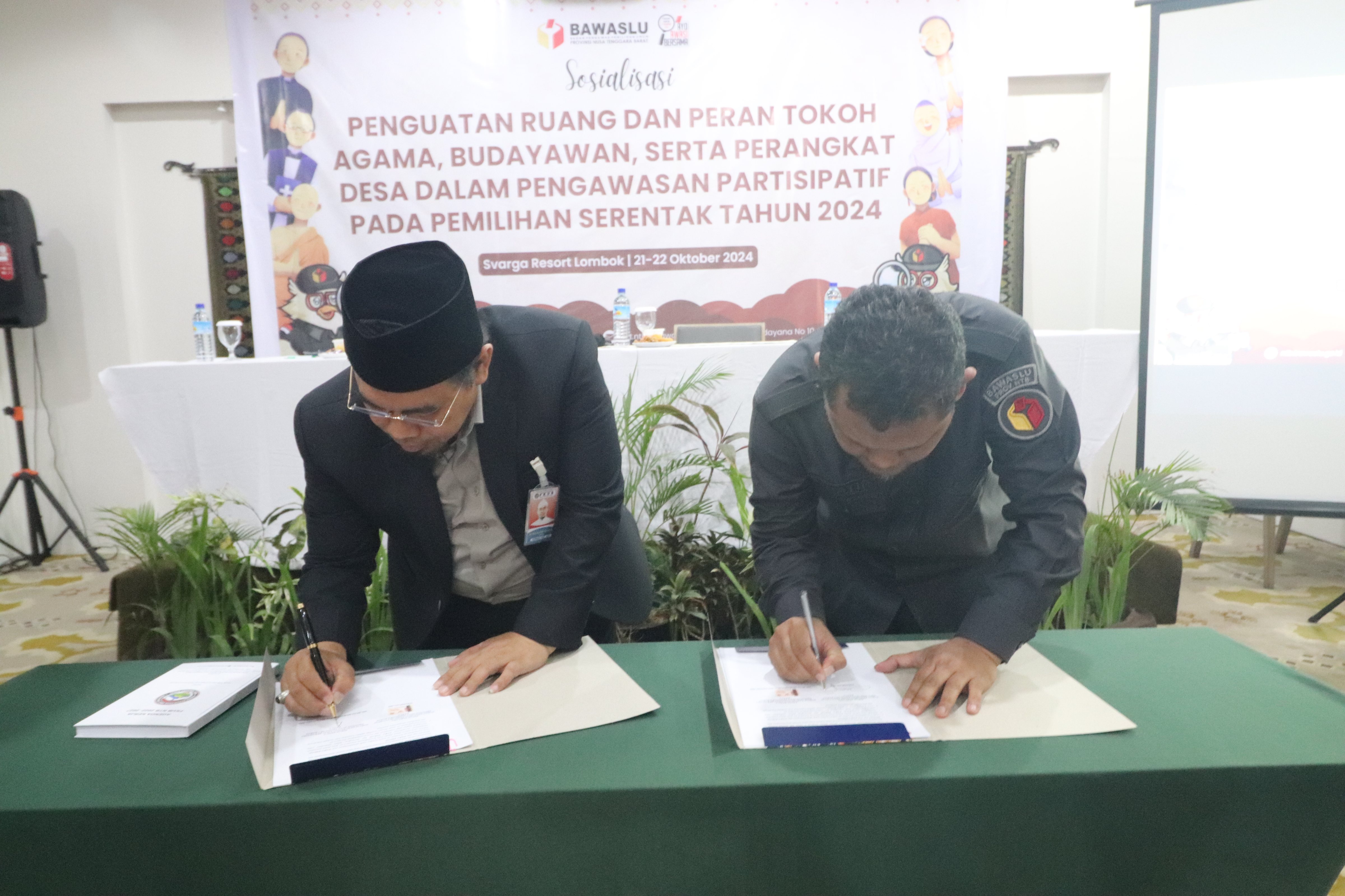 Rajut Kerukunan Umat Beragama Untuk Pilkada Damai, Bawaslu NTB Teken MoU dengan FKUB NTB