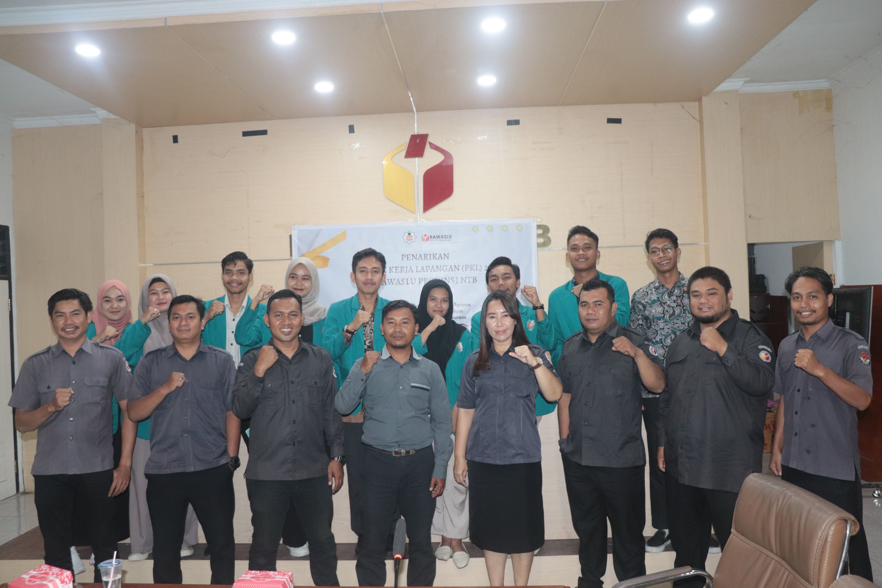Tuntaskan Program Magang, Bawaslu NTB Lepas 10 Mahasiswa UIN Mataram