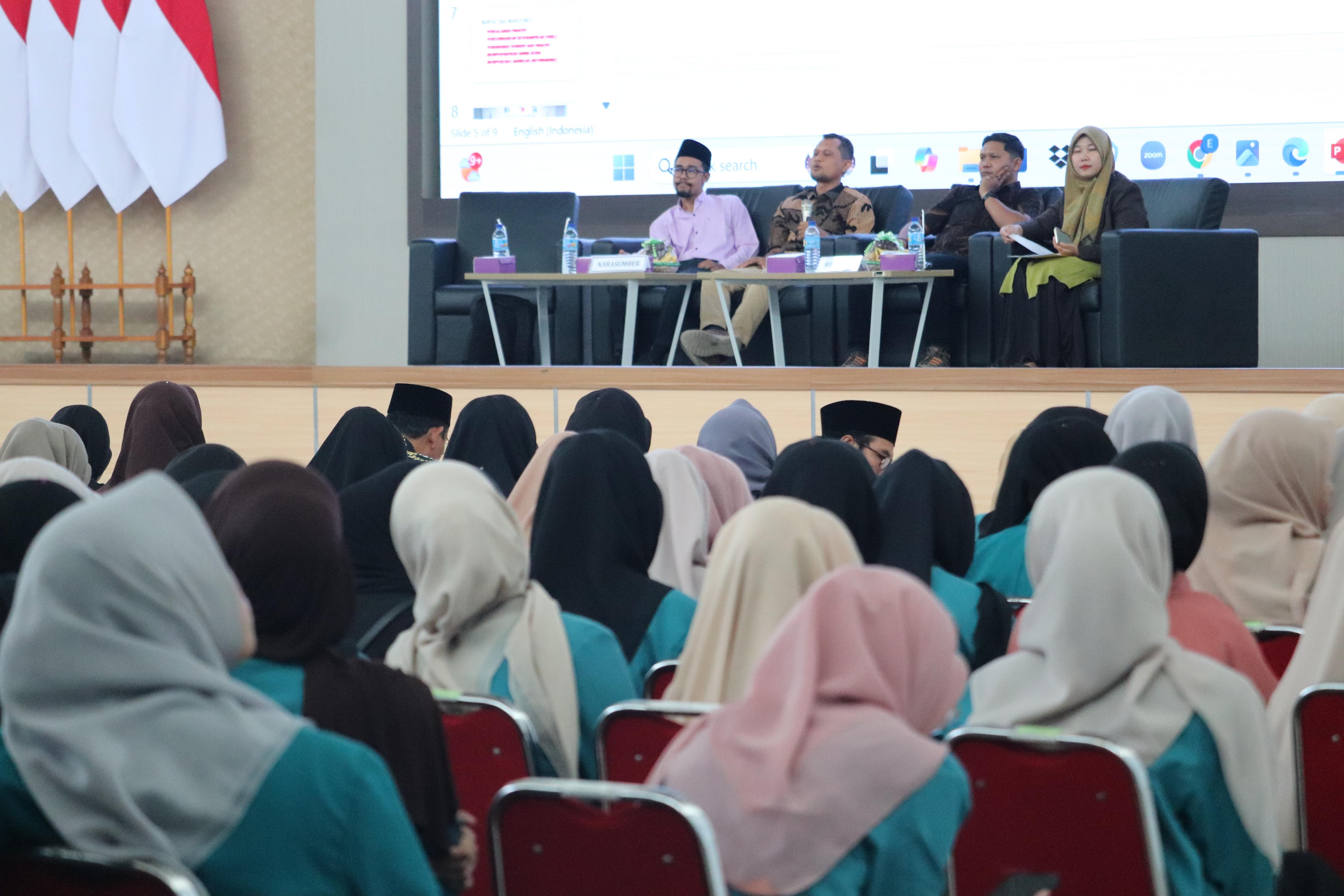 Ketua Bawaslu NTB Itratip Tekankan Peran Mahasiswa PKL sebagai Mitra Strategis dalam Pengawasan Pemilu