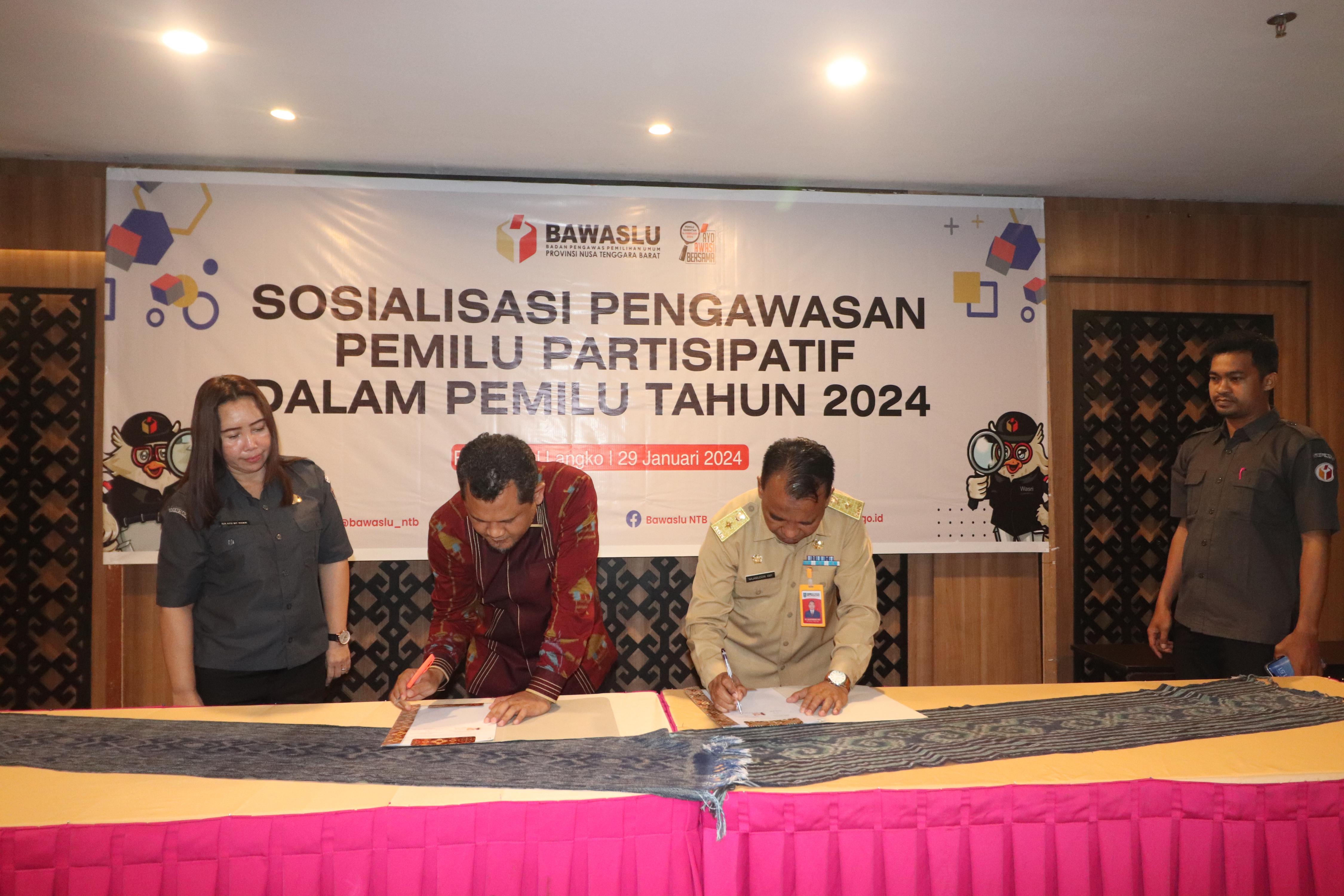 Komitmen Wujudkan Pemilu dan Pilkada Bersih dari Disinformasi, Bawaslu dan Kominfotik Teken MoU