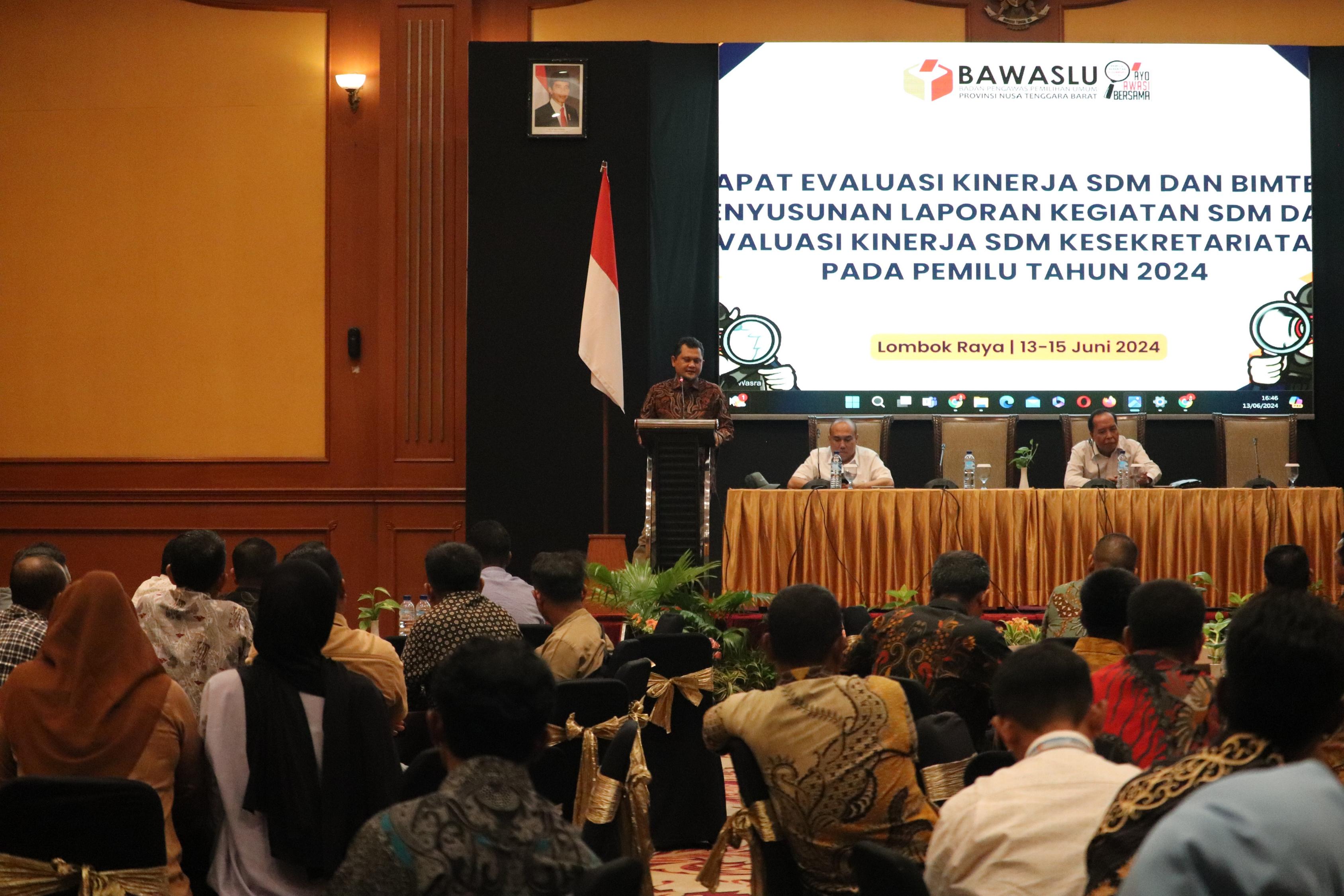 Bawaslu NTB Gelar Rapat Evaluasi Kinerja dan Sekertariat dalam Pemilu Tahun 2024