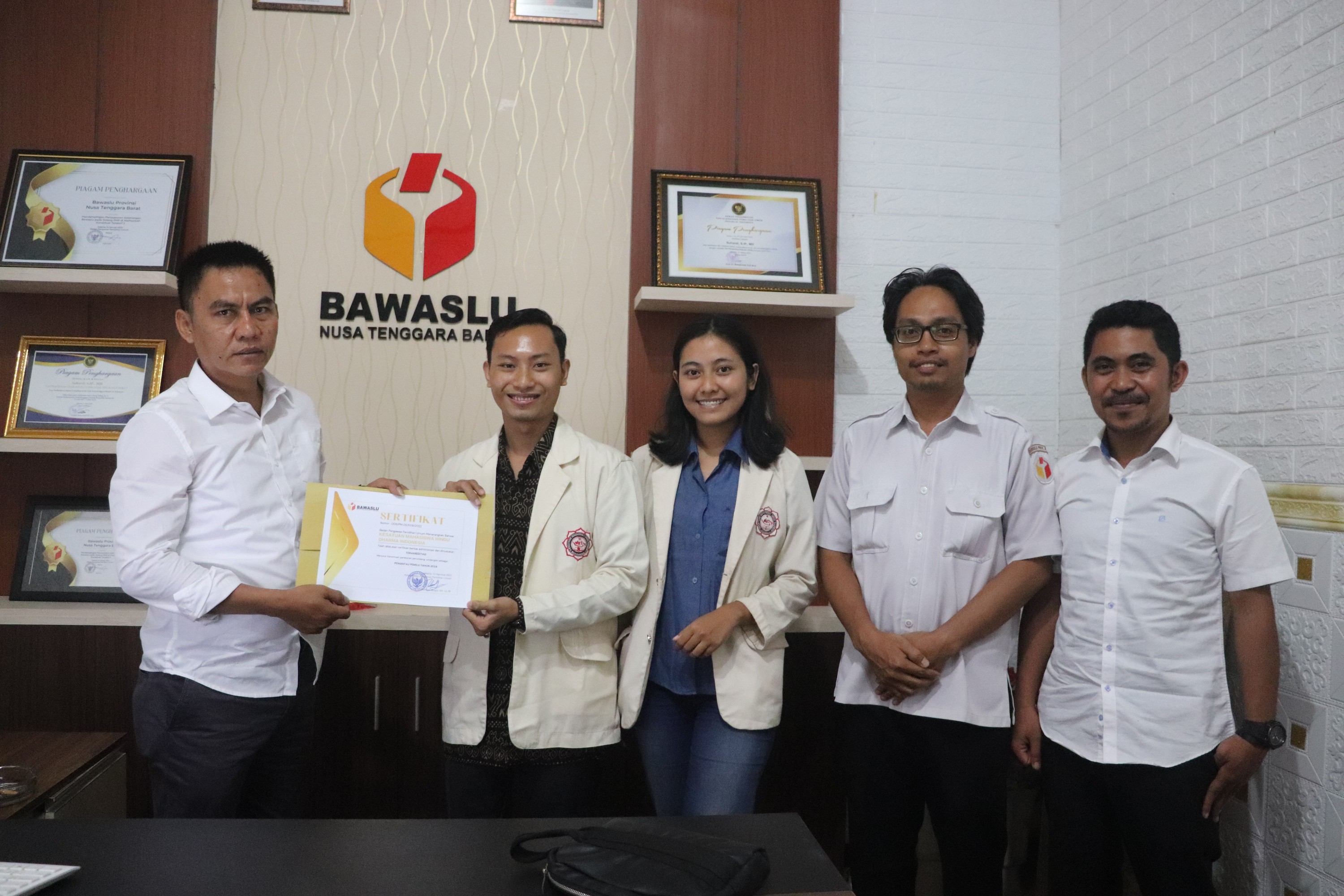 Terima Audiensi dari KMHDI, Bawaslu NTB Sampaikan Peran Strategis Pemantau Pemilu