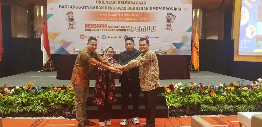 Bawaslu NTB Tetapkan Ketua dan Koordinator Divisi Periode 2022-2027