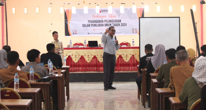 Gelar Bimbingan Teknis, Tingkatkan Kapasitas Pengawas dalam Penanganan Pelanggaran Pemilu di Sumbawa
