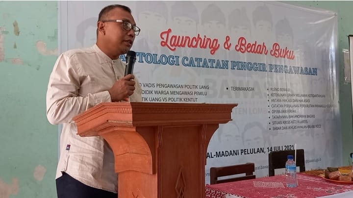 Bedah Buku Bawaslu Lobar, Khuwailid: Pentingnya Menelurkan Gagasan melalui Tulisan