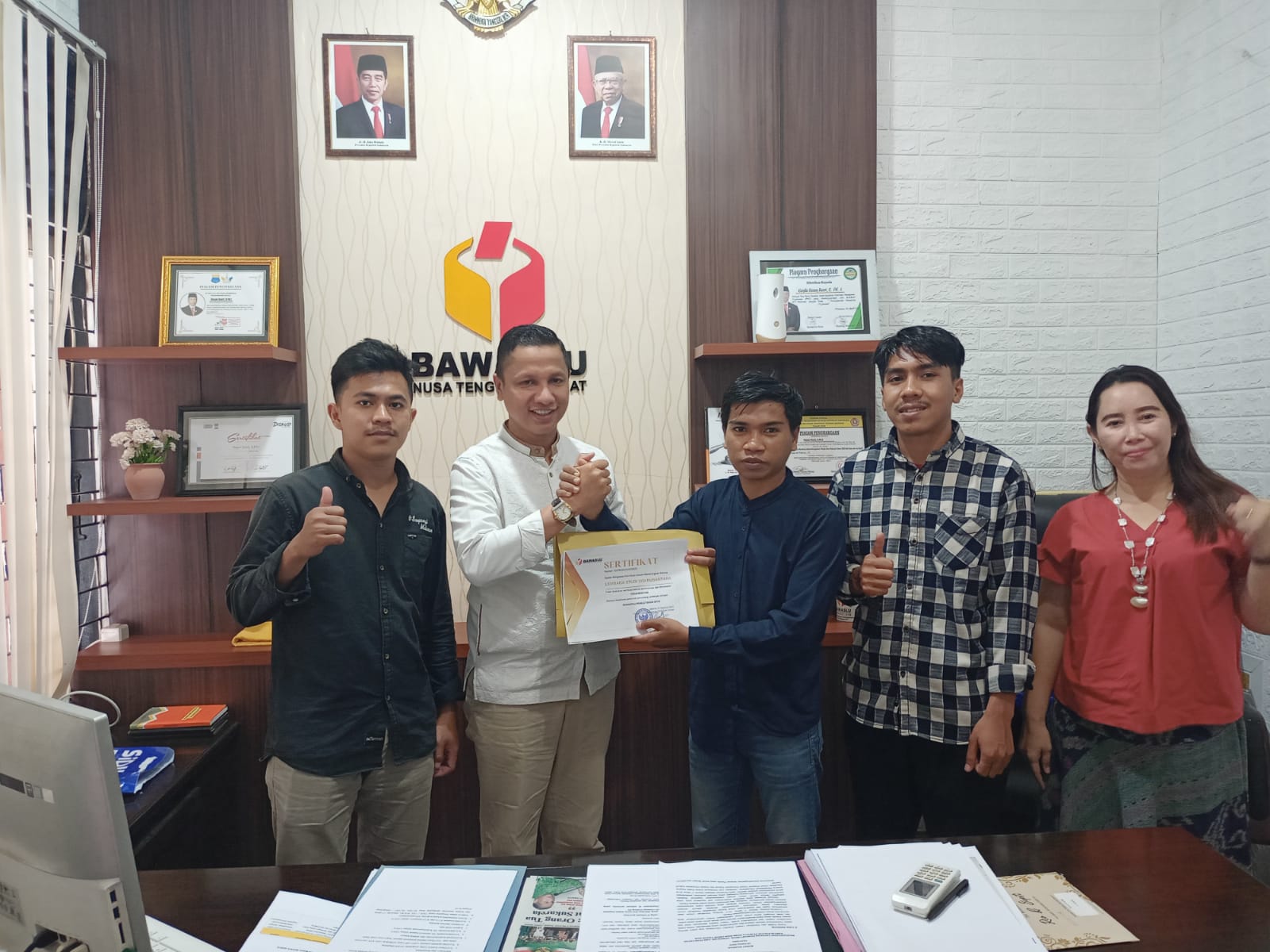 Bawaslu NTB Terima Audiensi Lembaga Studi Visi Nusantara sebagai Pemantau Pemilu: Kami Fokus pada Hoaks dan Politisasi SARA