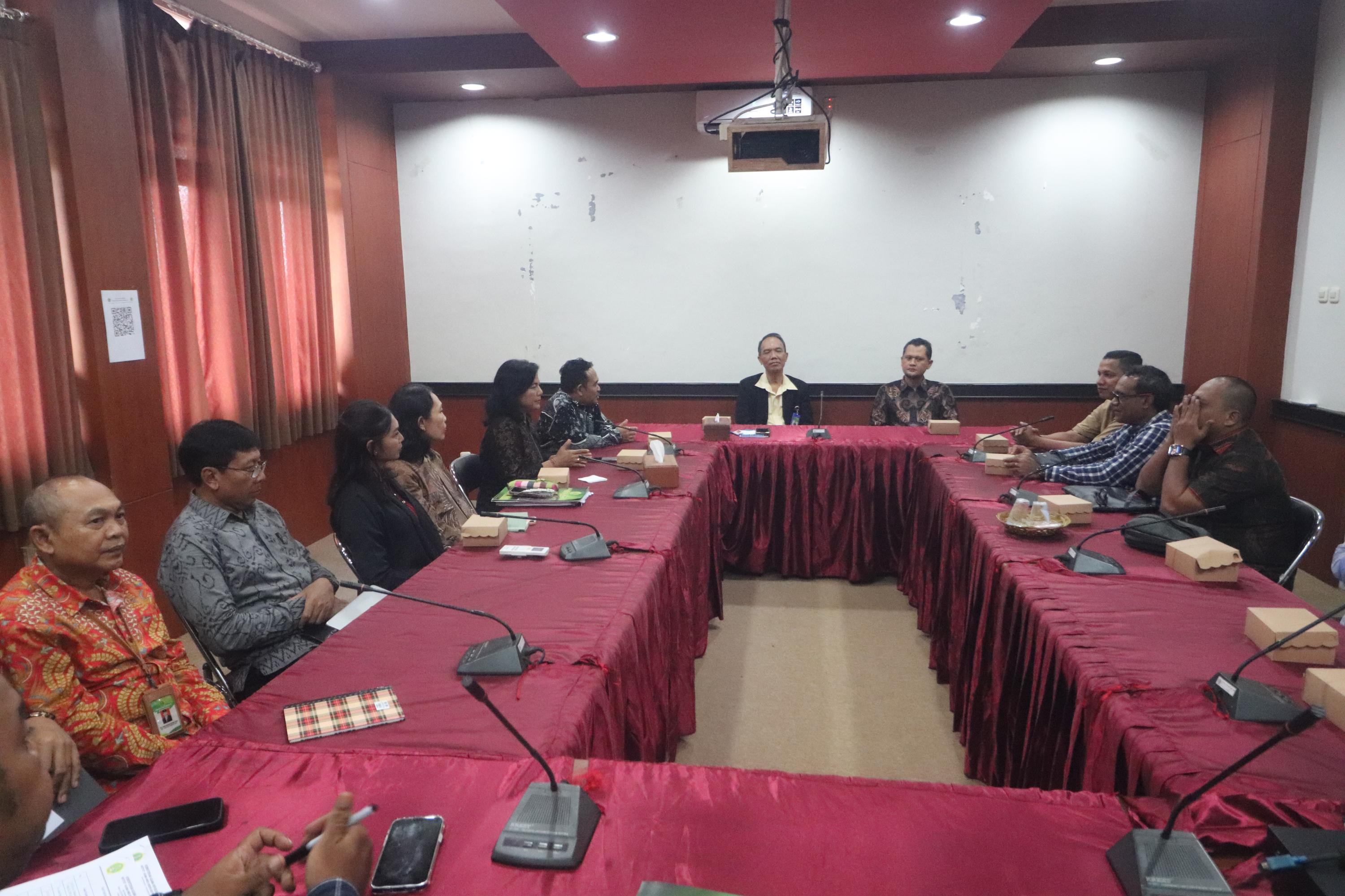 Kunjungan ke IAH Puja