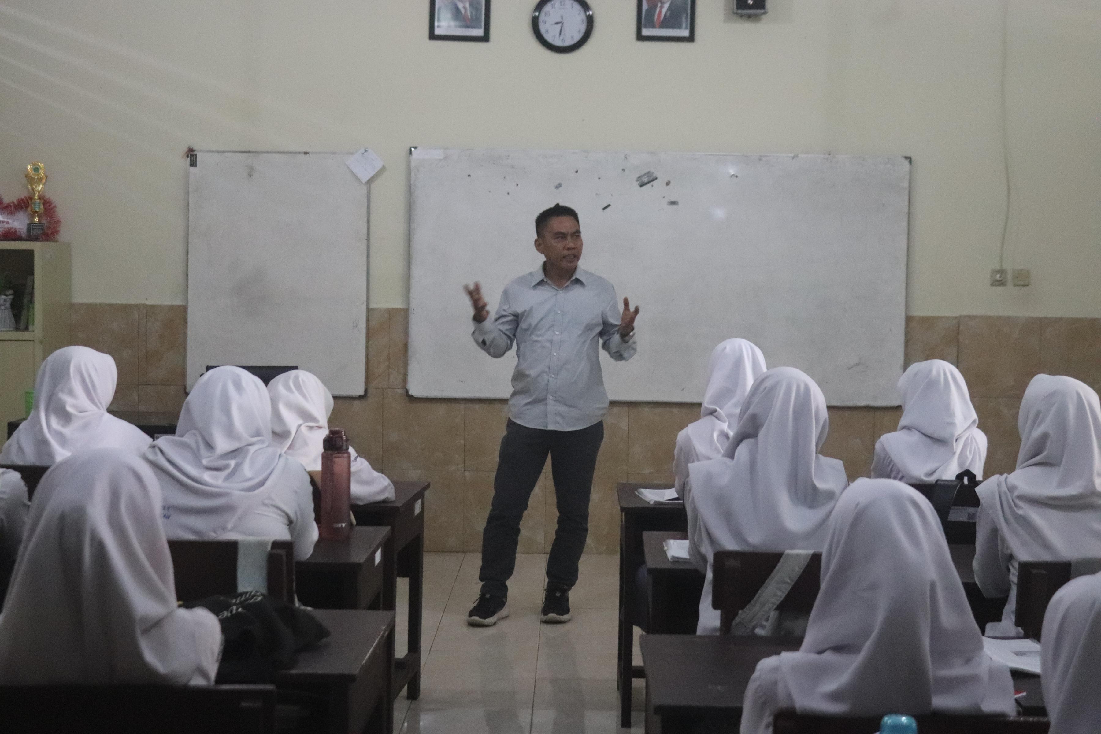 Anggota bawaslu NTB Suhardi