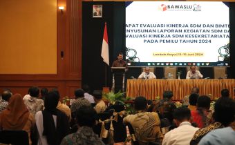Bawaslu NTB Gelar Rapat Evaluasi Kinerja dan Sekertariat dalam Pemilu Tahun 2024