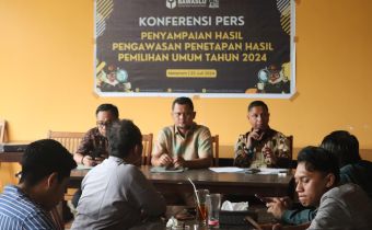 Bawaslu NTB Gelar Konferensi Pers Sampaikan Hasil Pengawasan Tahapan Pemilu 2024