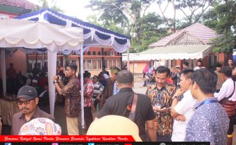Bawaslu Kawal Penyerahan Berkas Dukungan Calon Perseorangan di KPUD Lombok Tengah