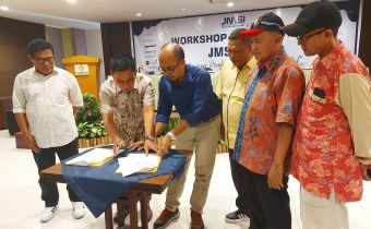 Tangkal Hoax  di Media Digital, Bawaslu NTB Teken MoU dengan JMS NTB